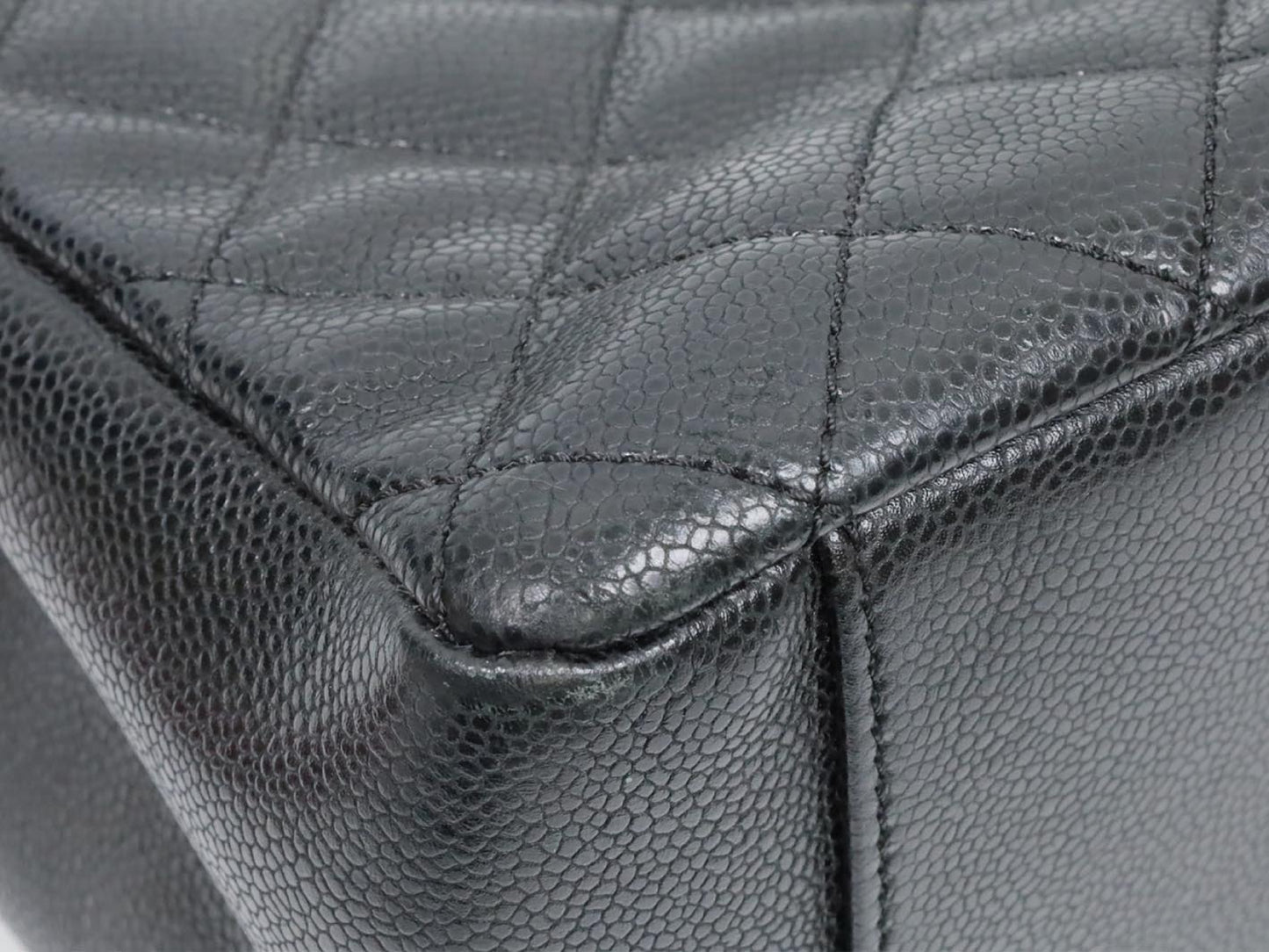 CHANEL GST Caviar 17 series shoulder bag