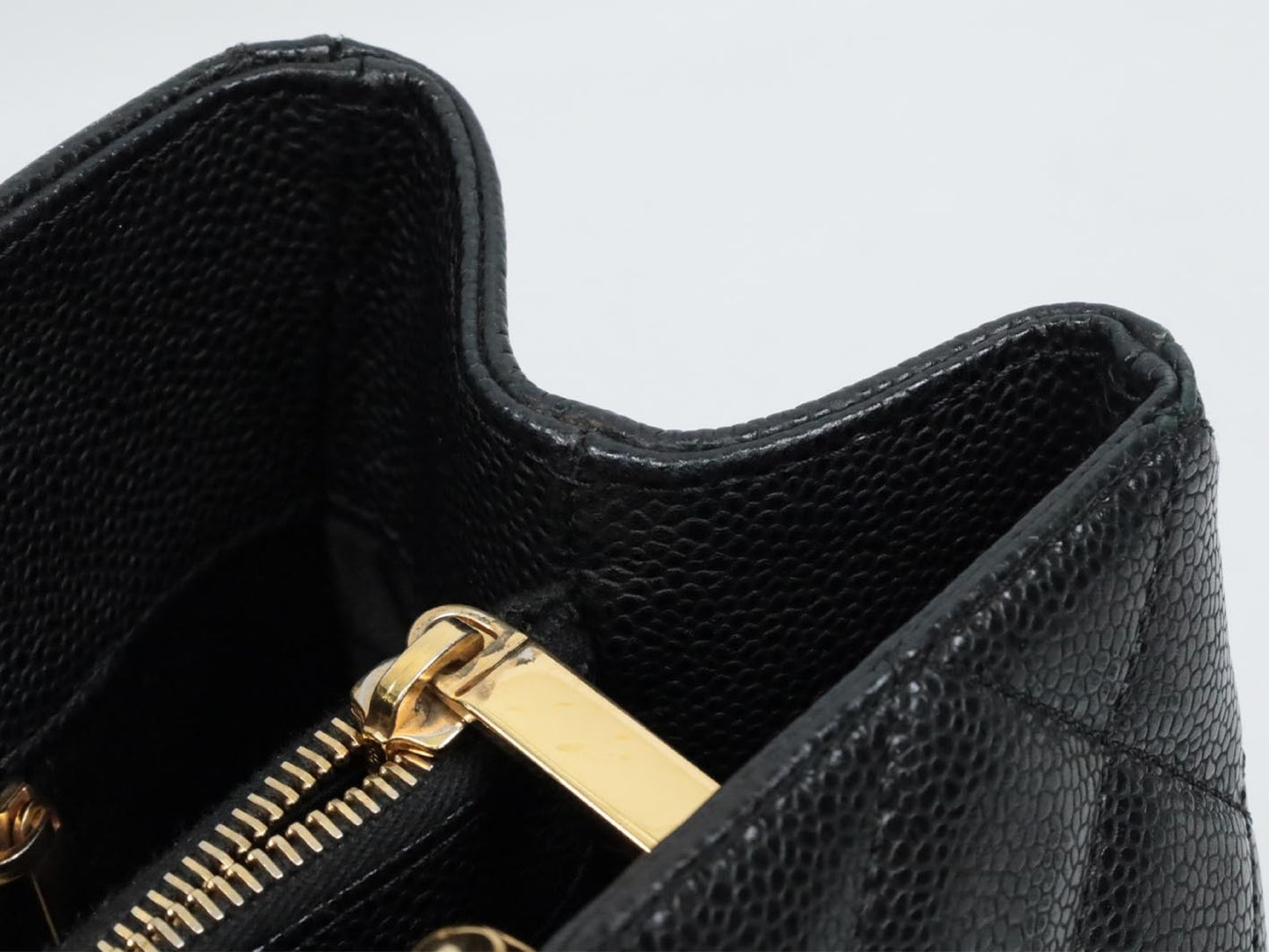 CHANEL GST Caviar 17 series shoulder bag