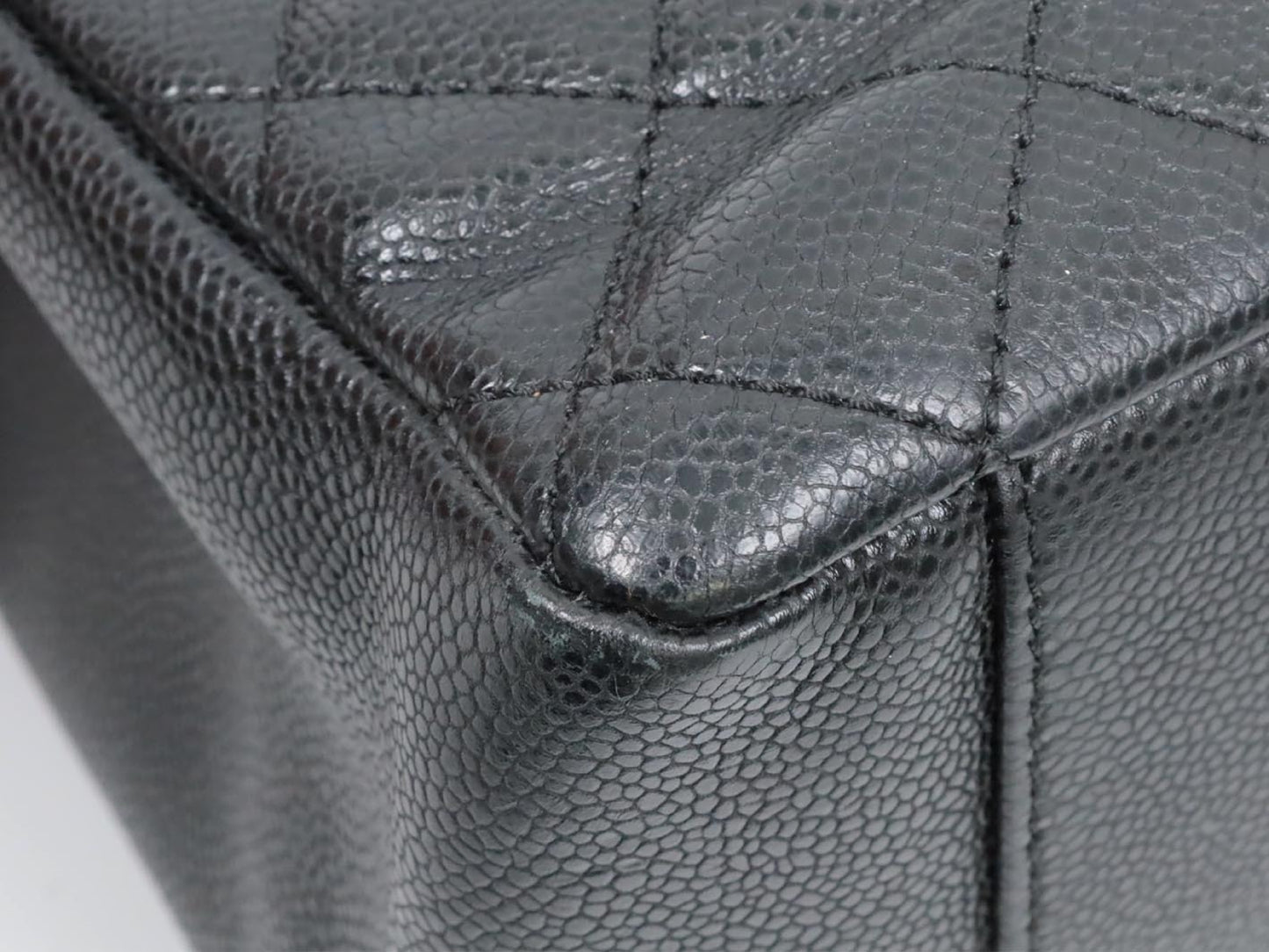 CHANEL GST Caviar 17 series shoulder bag