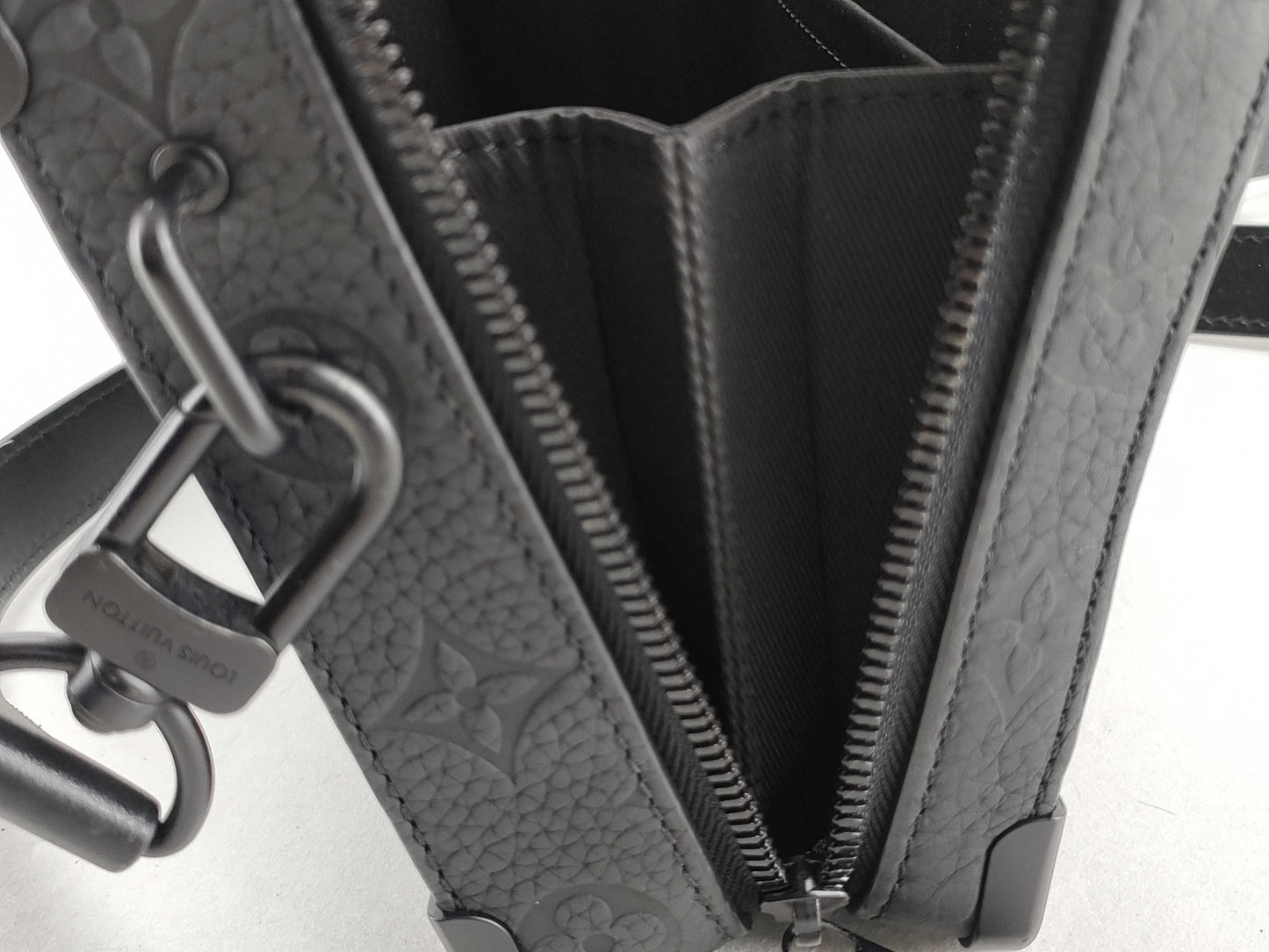 LOUIS VUITTON M59163 Taurillon Handle Soft Trunk M59163 Black RFID Enabled Shoulder Bag
