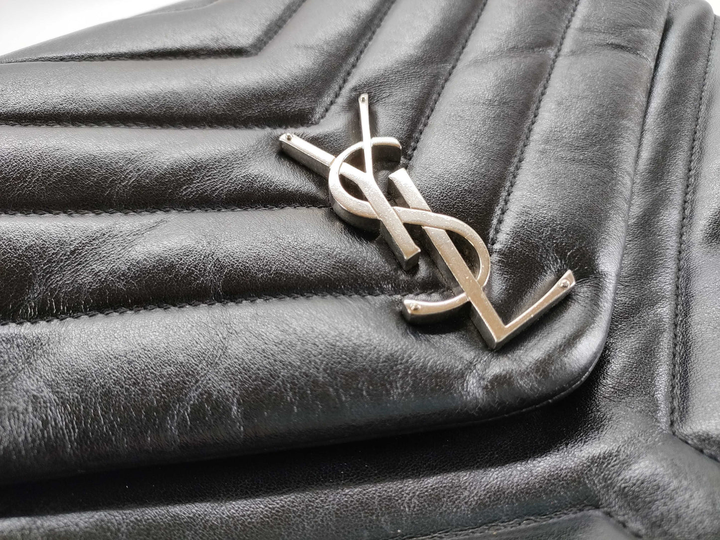 Yves Saint Laurent Lulu Shoulder Bag Shoulder Bag
