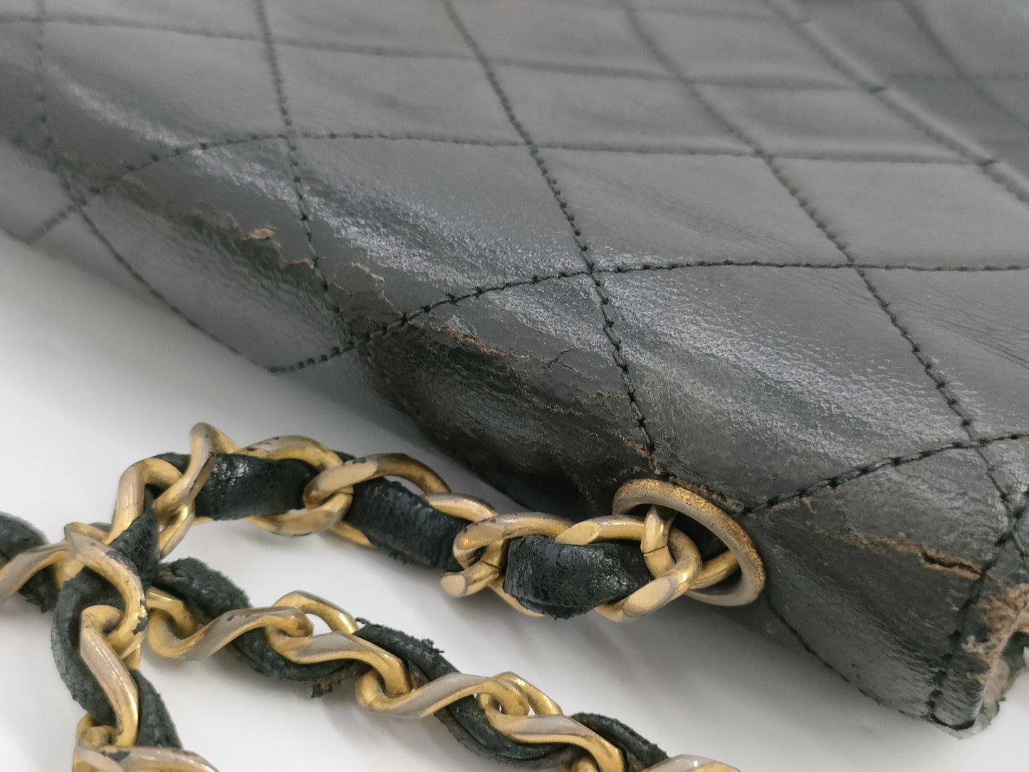 CHANEL Matelasse Turnlock Chain Shoulder Bag