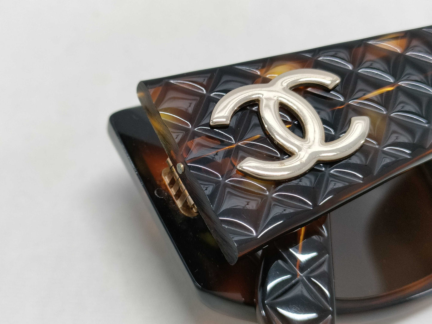 CHANEL Matelasse Coco Mark Tortoiseshell Sunglasses with Case