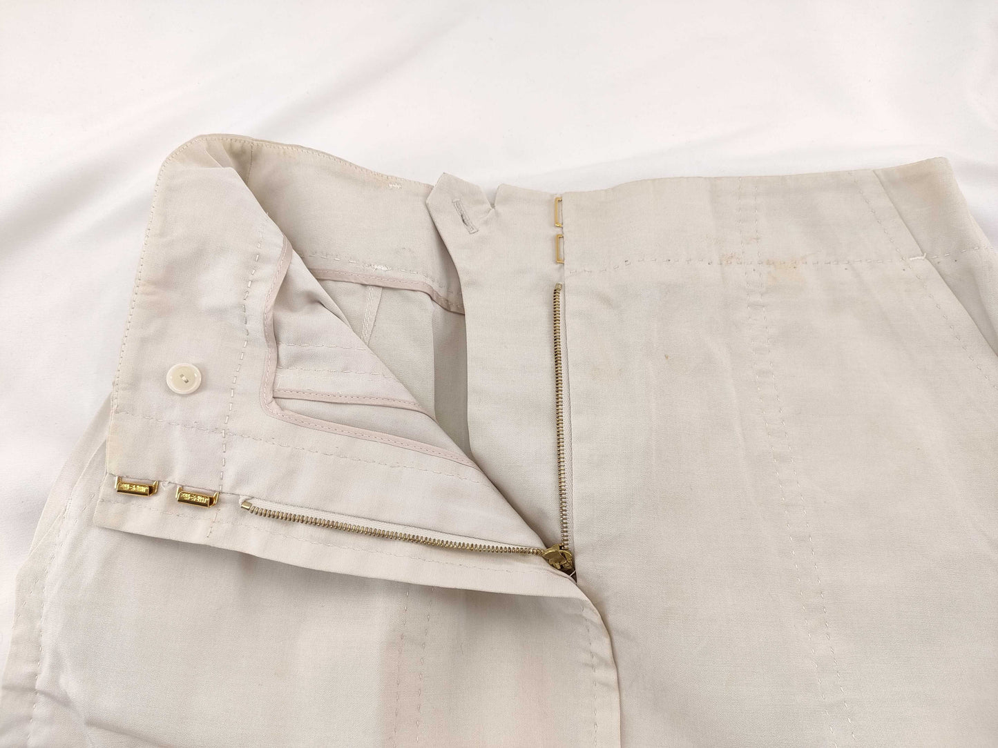 LOUIS VUITTON LOUIS VUITTON Louis Vuitton Stitch Pocket Skirt Size 36 Skirt