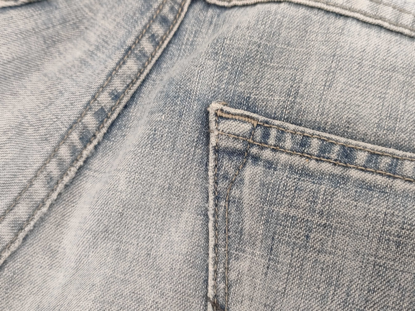LOUIS VUITTON LOUIS VUITTON Louis Vuitton Buckle Denim Jeans, Size 38, Pants