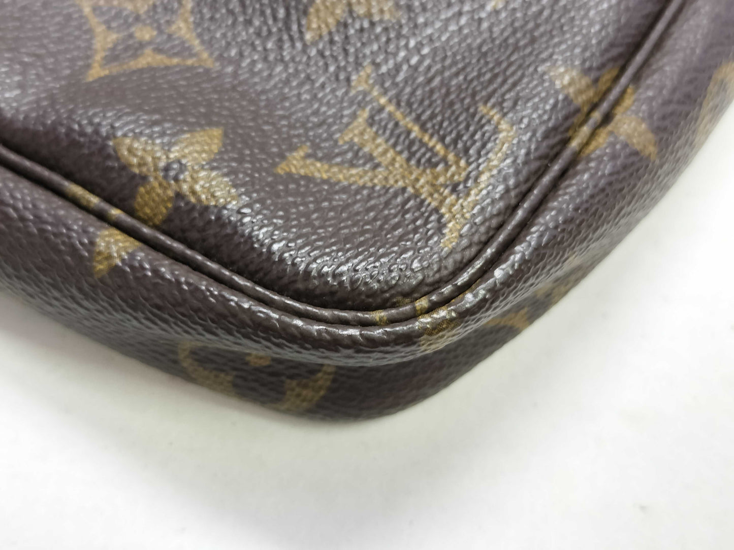 LOUIS VUITTON Monogram LV Pouch x 1 Pouch