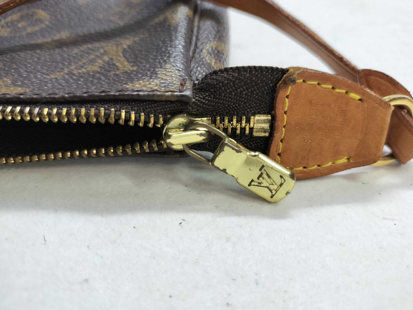 LOUIS VUITTON Monogram LV Pouch x 1 Pouch