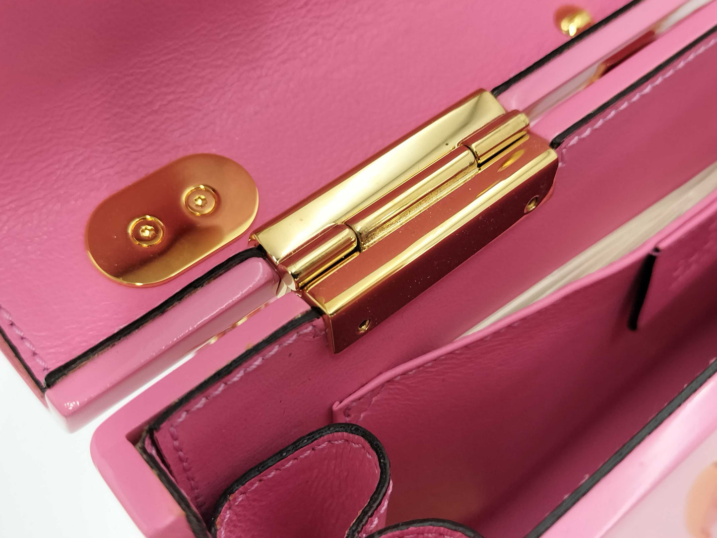 GUCCI Sylvie Shoulder Bag/Handbag Pink