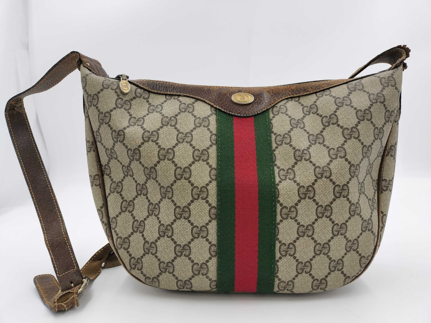 GUCCI GG Supreme Sherry Shoulder Bag