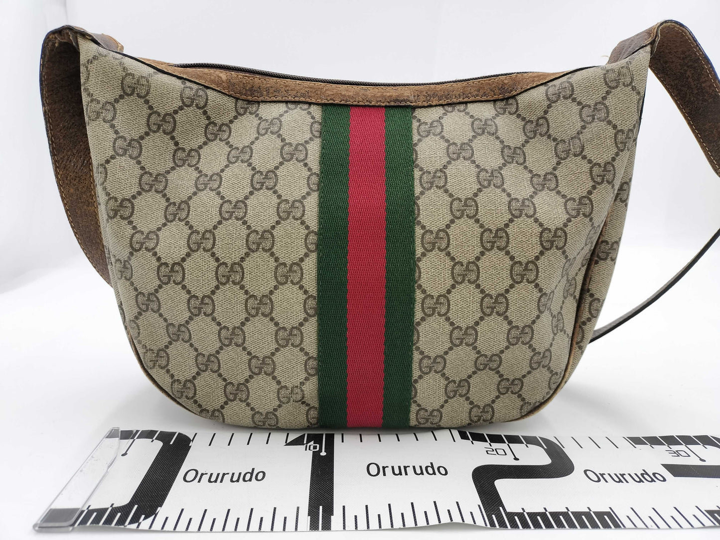 GUCCI GG Supreme Sherry Shoulder Bag