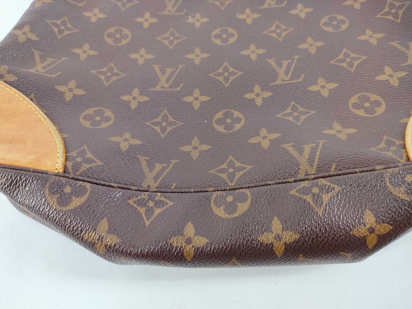 LOUIS VUITTON Monogram Louis Vuitton Shoulder Bag