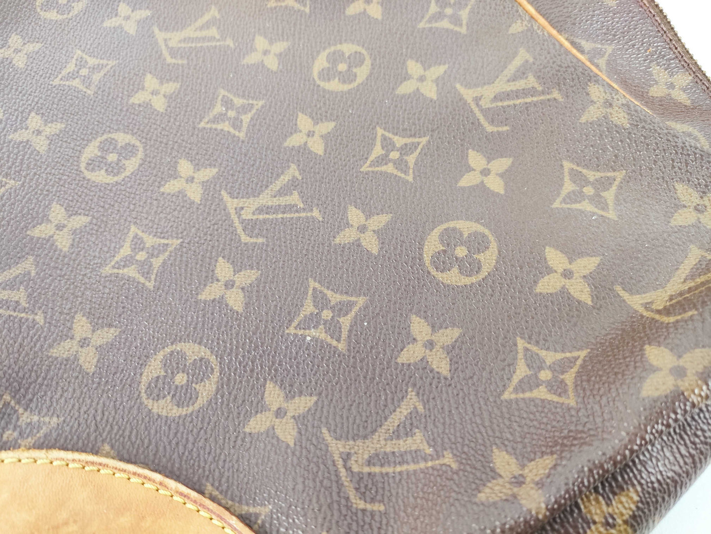 LOUIS VUITTON Monogram Louis Vuitton Shoulder Bag