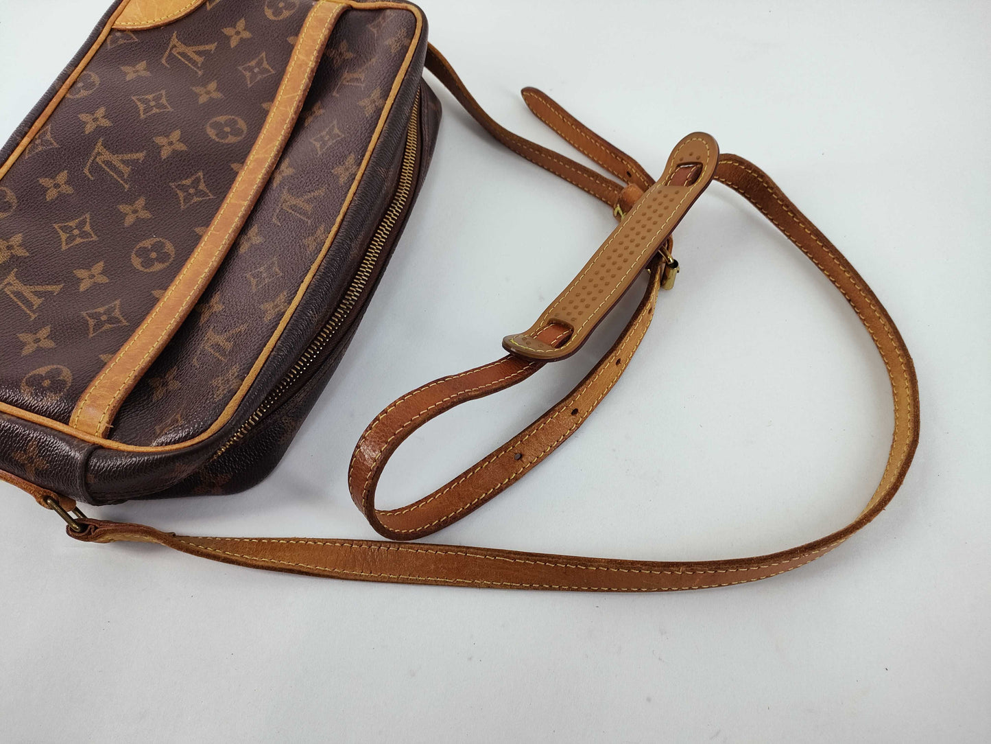 LOUIS VUITTON Monogram Louis Vuitton Shoulder Bag