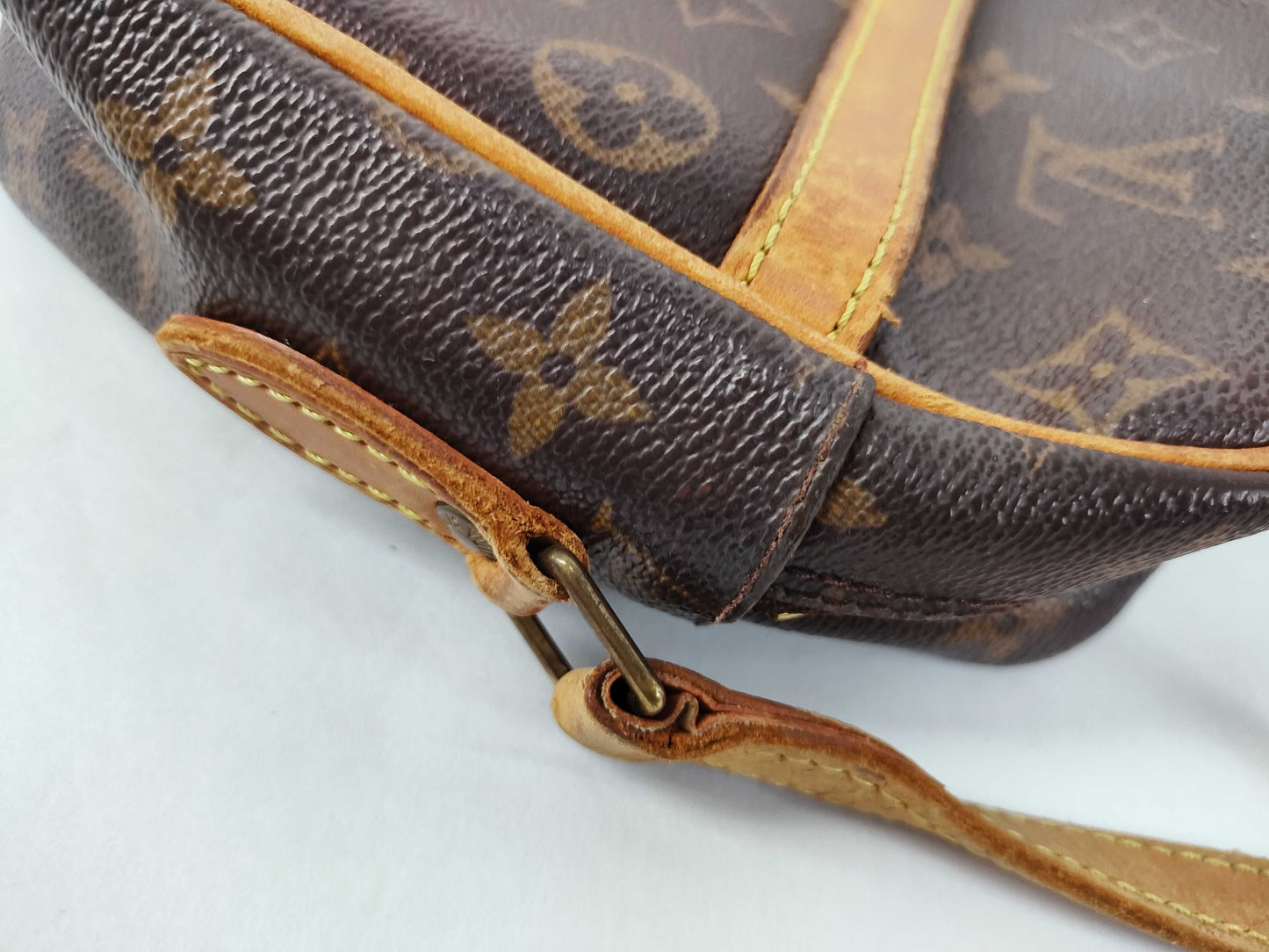 LOUIS VUITTON Monogram Louis Vuitton Shoulder Bag