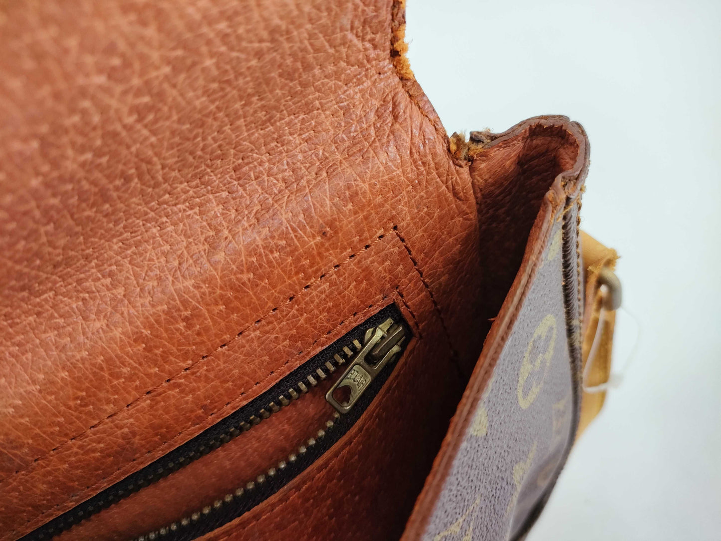 LOUIS VUITTON Monogram Louis Vuitton Shoulder Bag