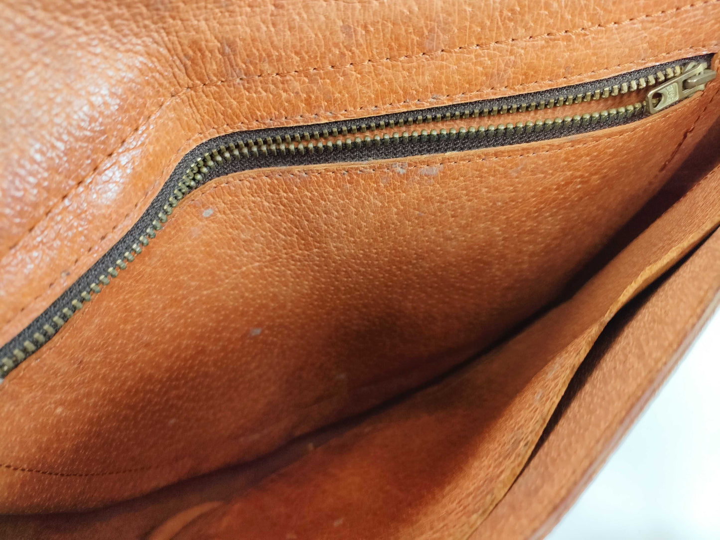 LOUIS VUITTON Monogram Louis Vuitton Shoulder Bag