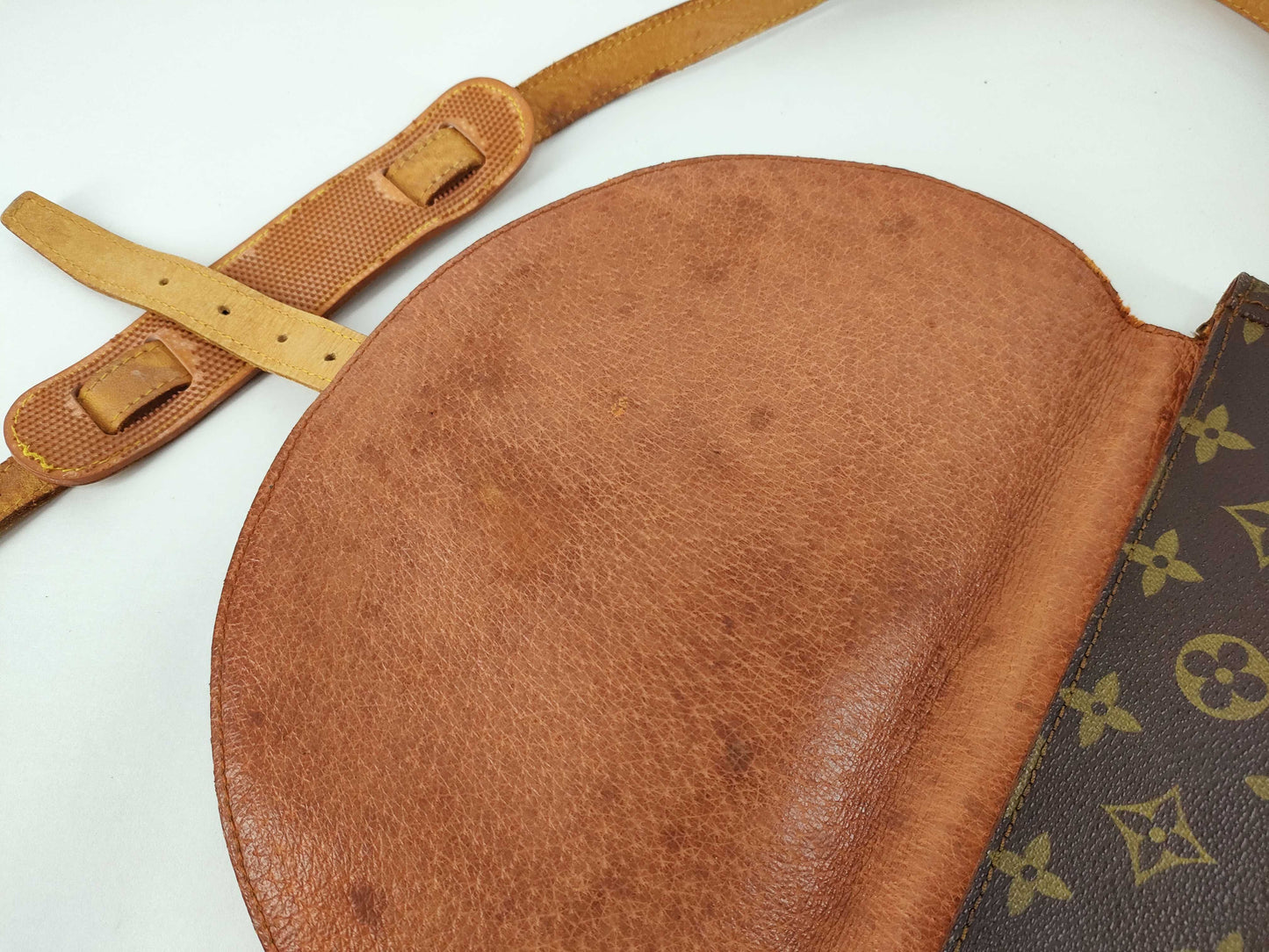 LOUIS VUITTON Monogram Louis Vuitton Shoulder Bag