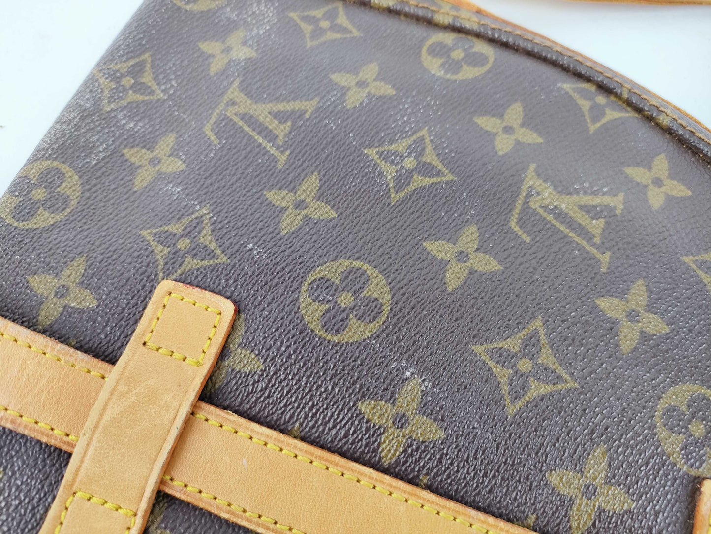 LOUIS VUITTON Monogram Louis Vuitton Shoulder Bag