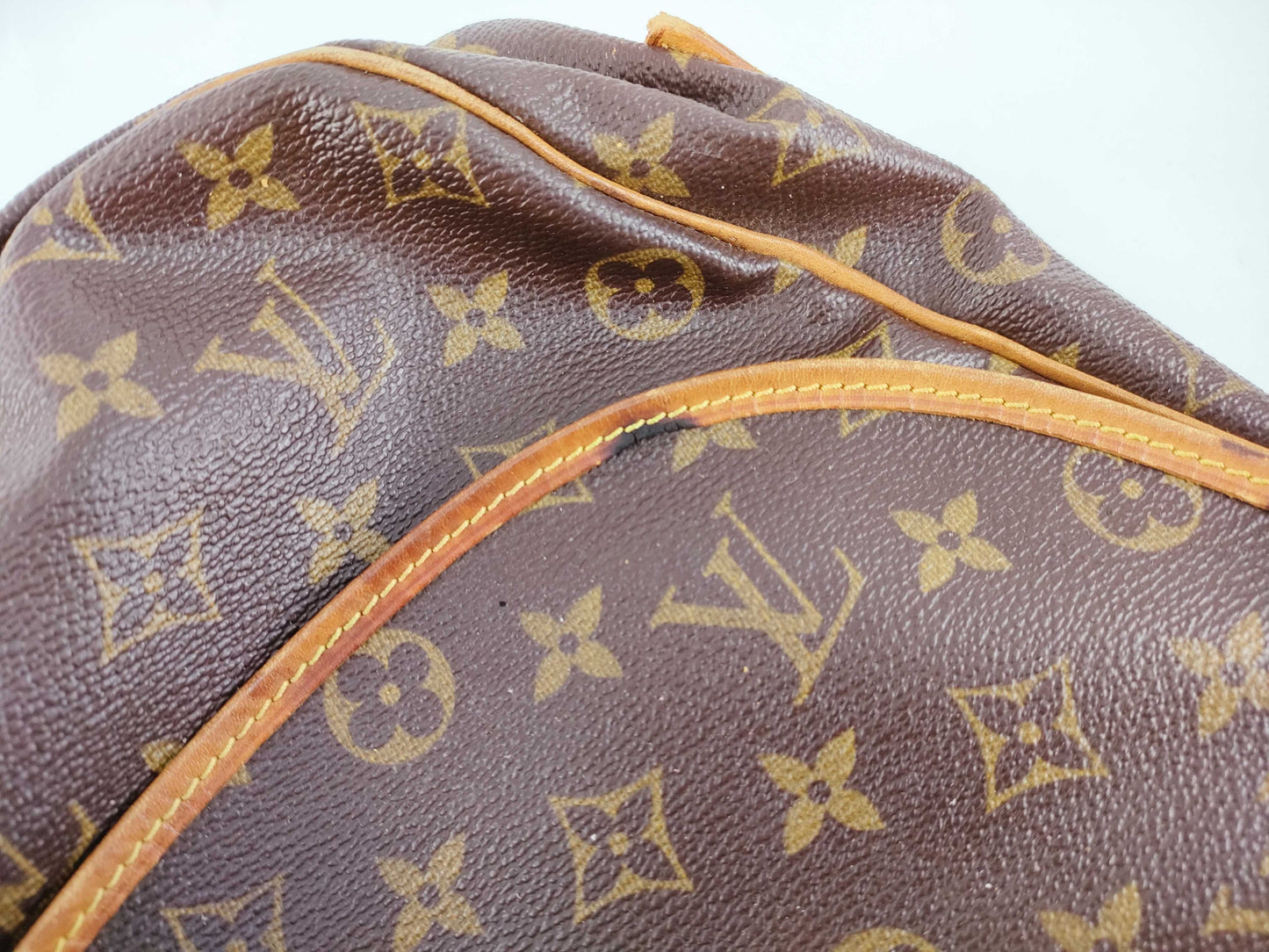 LOUIS VUITTON Monogram Louis Vuitton Shoulder Bag