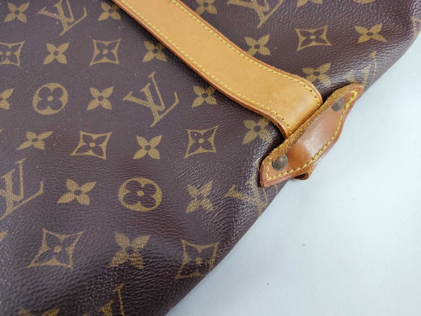 LOUIS VUITTON Monogram Louis Vuitton Shoulder Bag