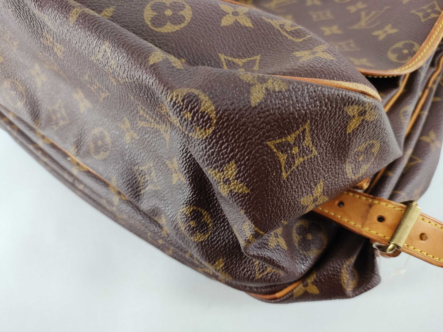 LOUIS VUITTON Monogram Louis Vuitton Shoulder Bag