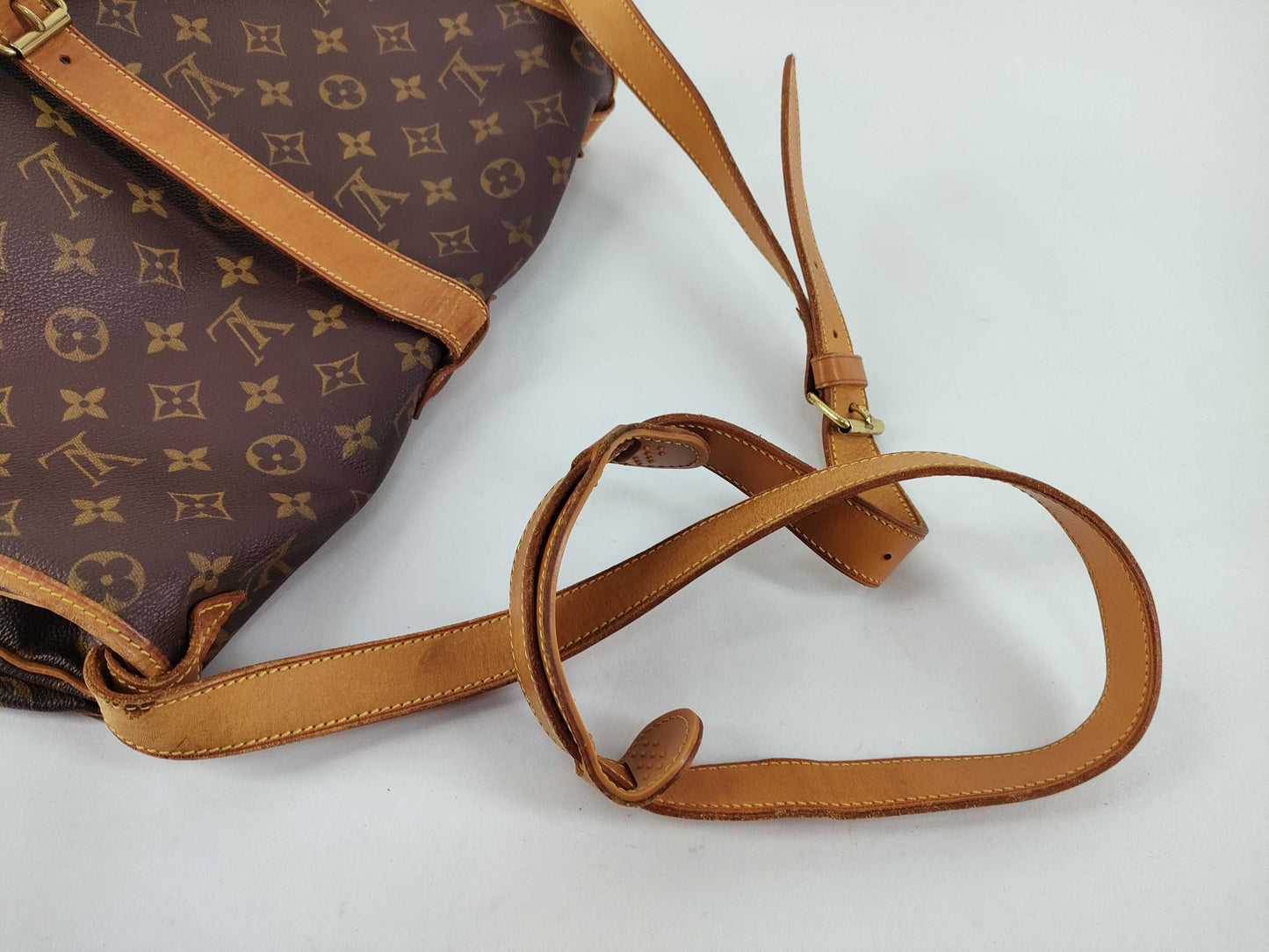LOUIS VUITTON Monogram Louis Vuitton Shoulder Bag