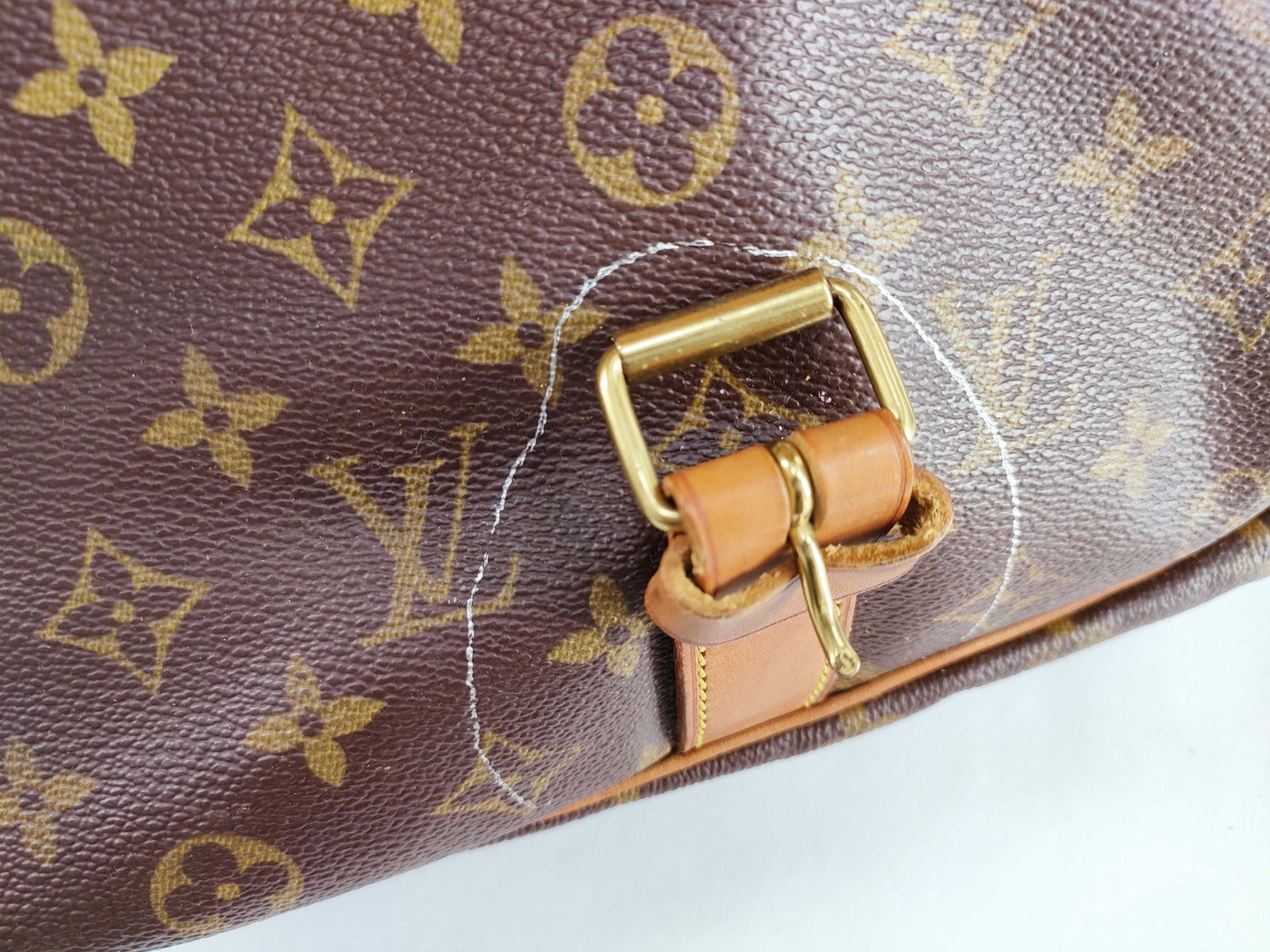 LOUIS VUITTON Monogram Louis Vuitton Shoulder Bag