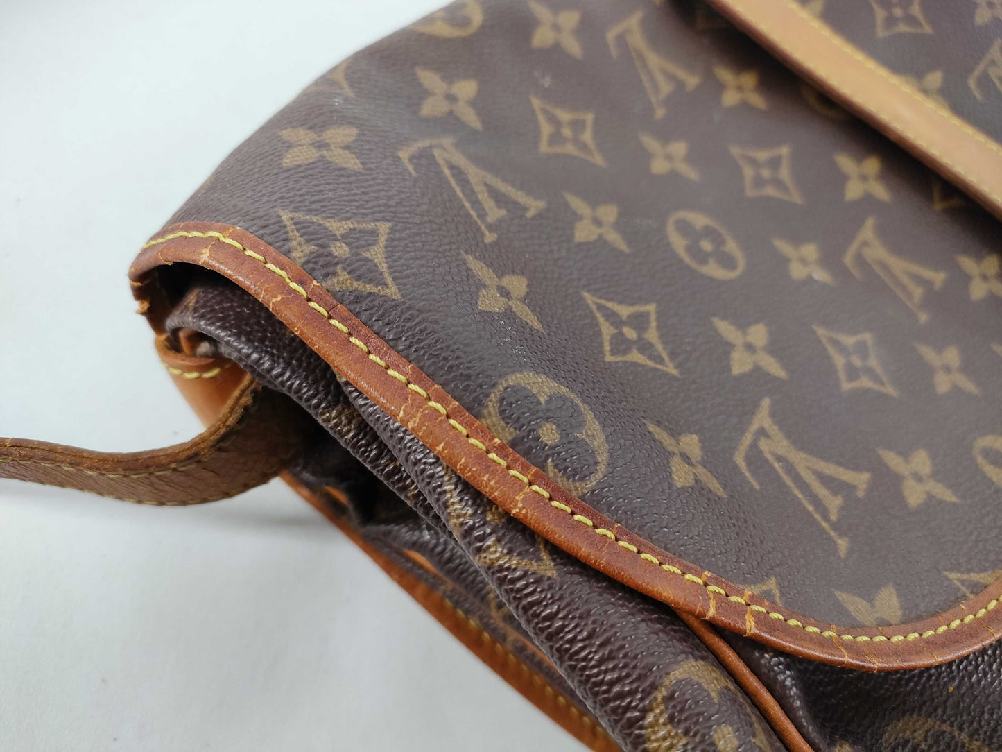 LOUIS VUITTON Monogram Louis Vuitton Shoulder Bag