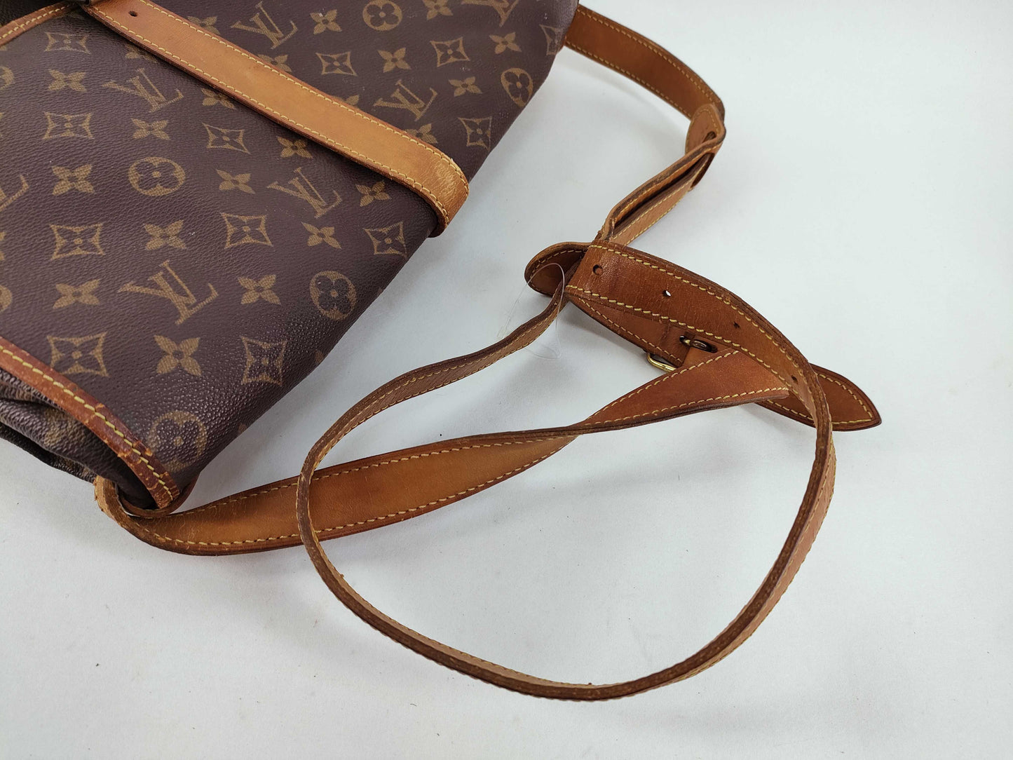 LOUIS VUITTON Monogram Louis Vuitton Shoulder Bag