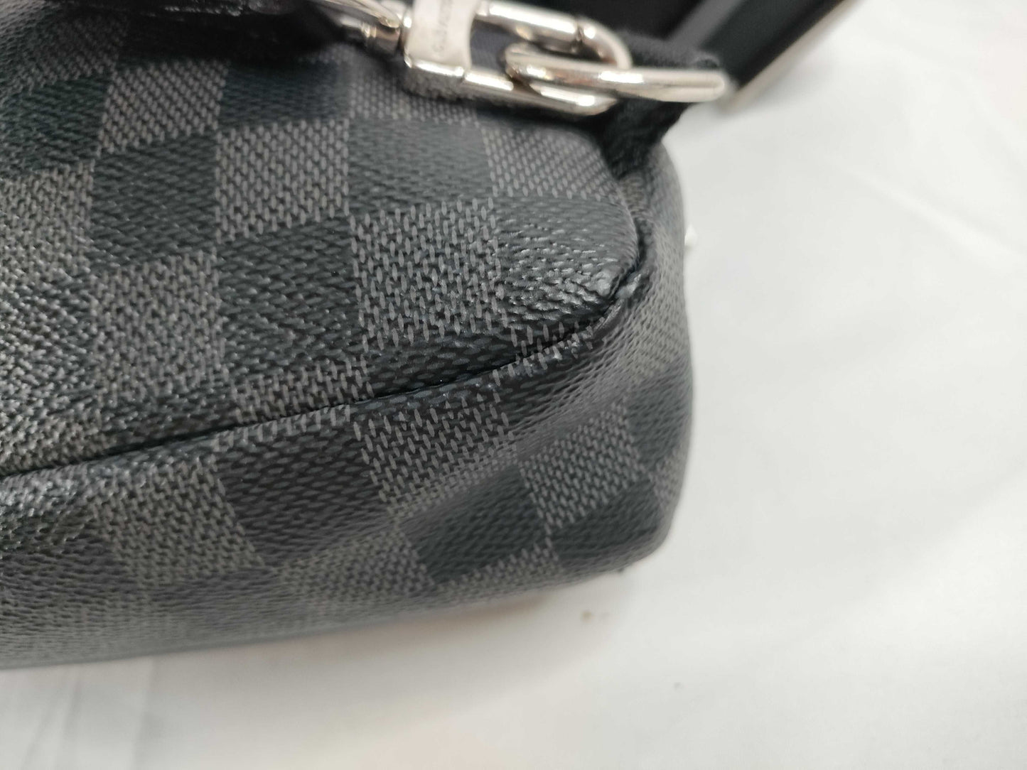 LOUIS VUITTON N41719 Damier Graphite Louis Vuitton Damier Graphite Avenue Sling Bag N41719 Shoulder Bag