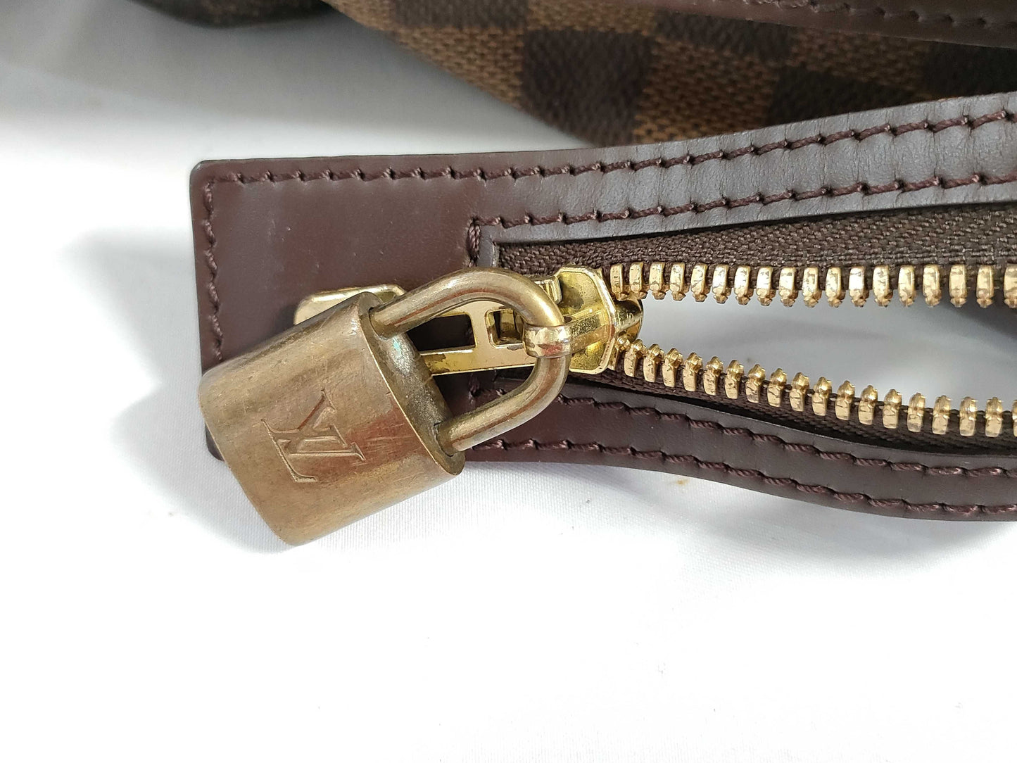 LOUIS VUITTON N51119 Damier Chelsea Handbag
