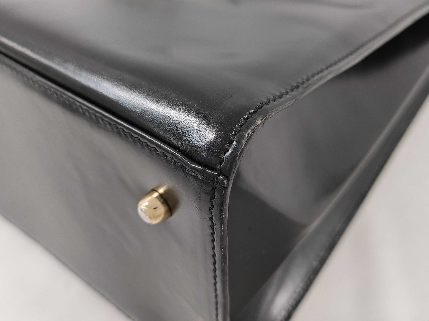GUCCI 000.256.0192 2-Way Handbag with Stitching, Ladylock Handbag