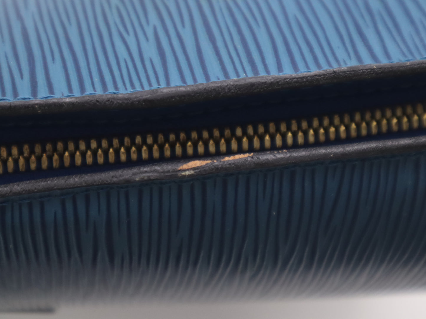 LOUIS VUITTON M52285 Epi-Lussac Toledo Blue Tote Bag