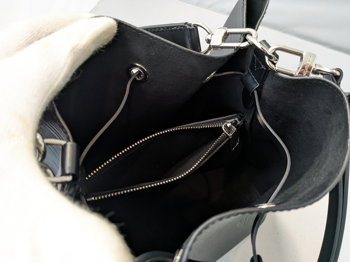 LOUIS VUITTON LV Epi NeoNoe Shoulder Bag