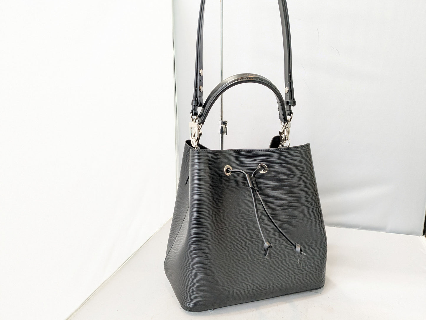 LOUIS VUITTON LV Epi NeoNoe Shoulder Bag