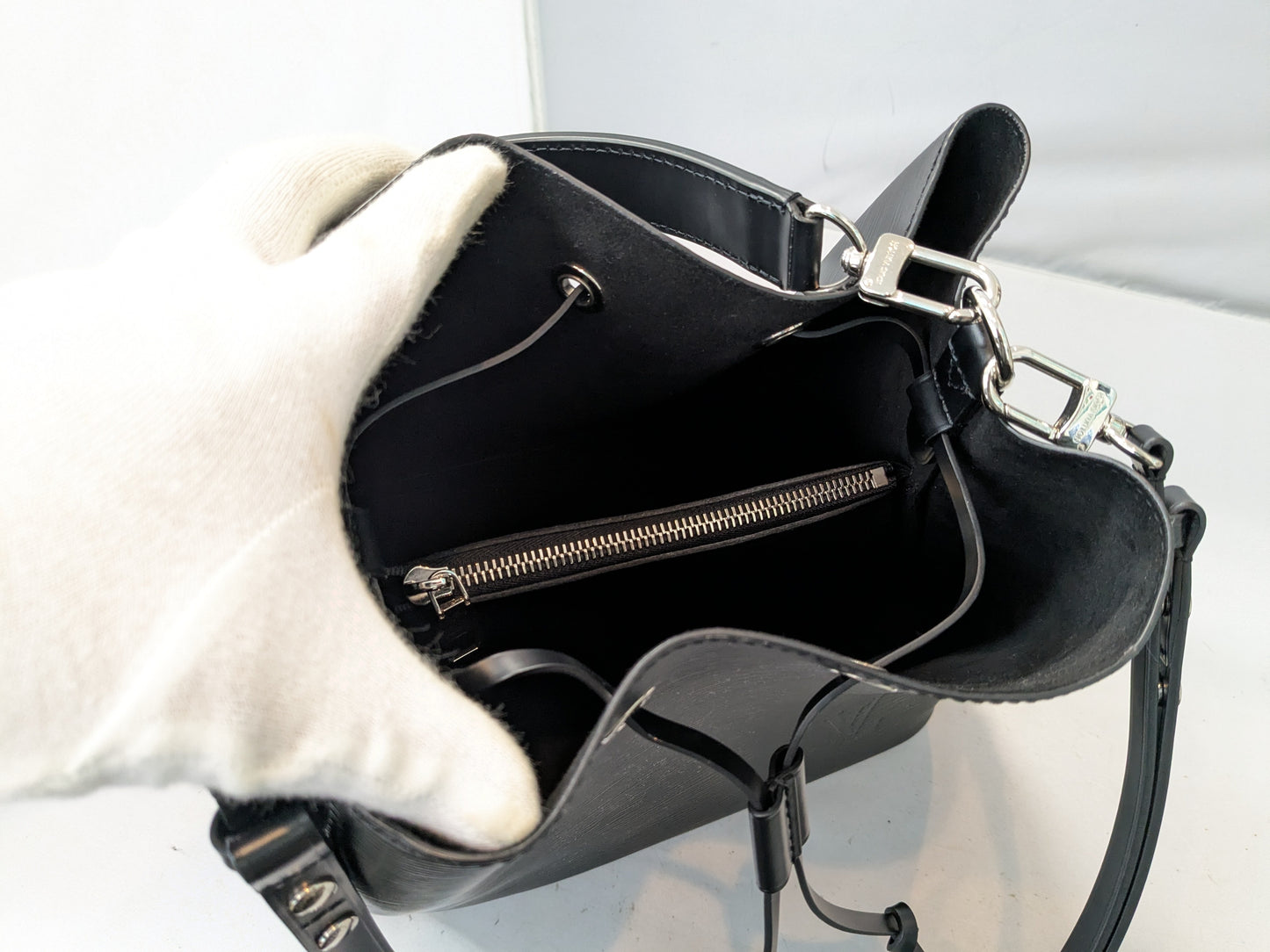 LOUIS VUITTON LV Epi NeoNoe Shoulder Bag