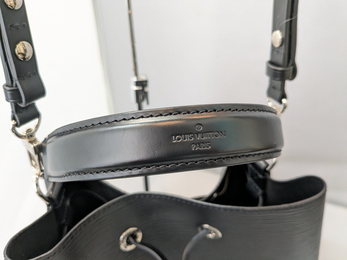 LOUIS VUITTON LV Epi NeoNoe Shoulder Bag