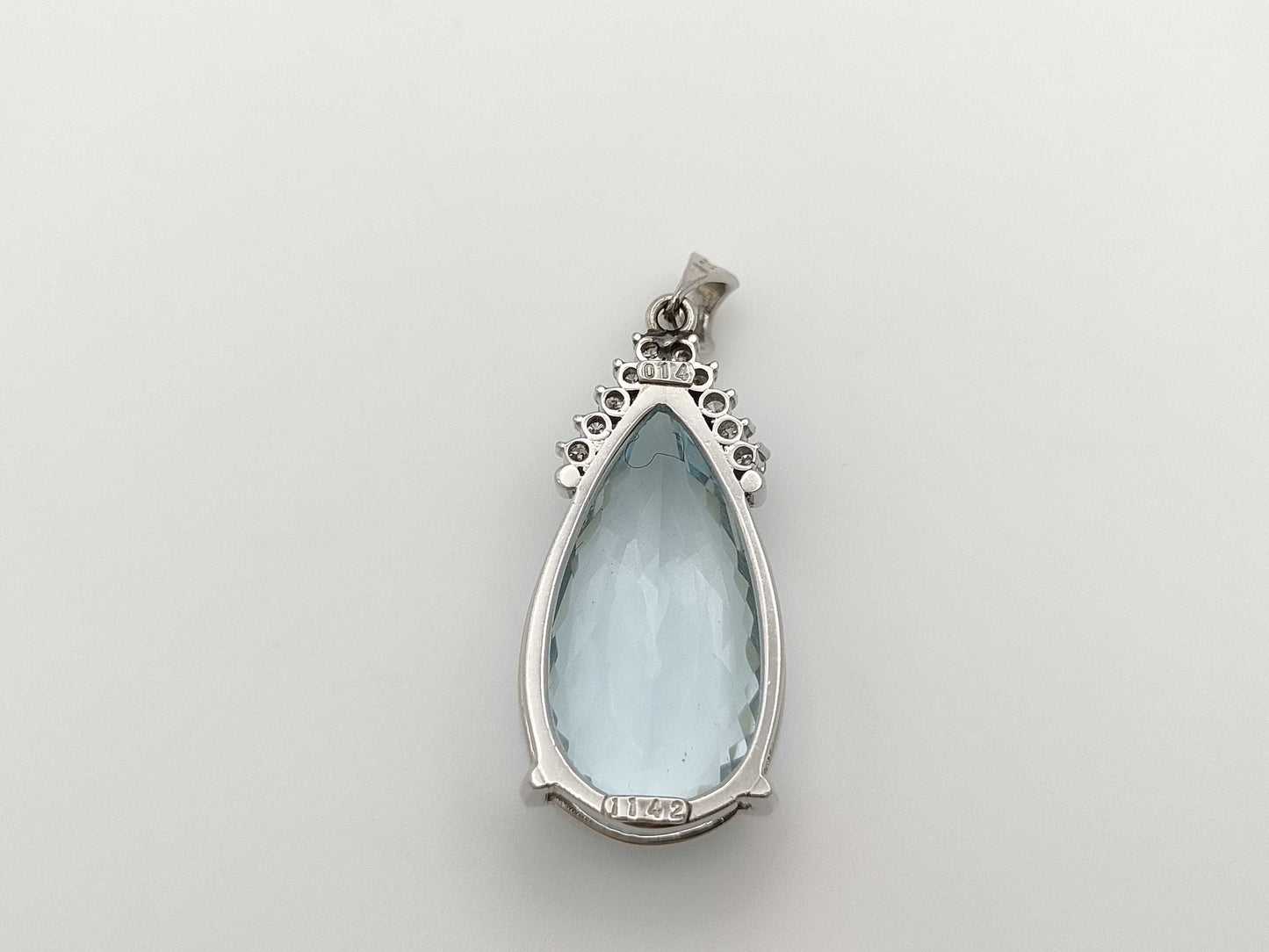 AQ 11.42ct D 0.14ct PM900 6.4g Pendant Top