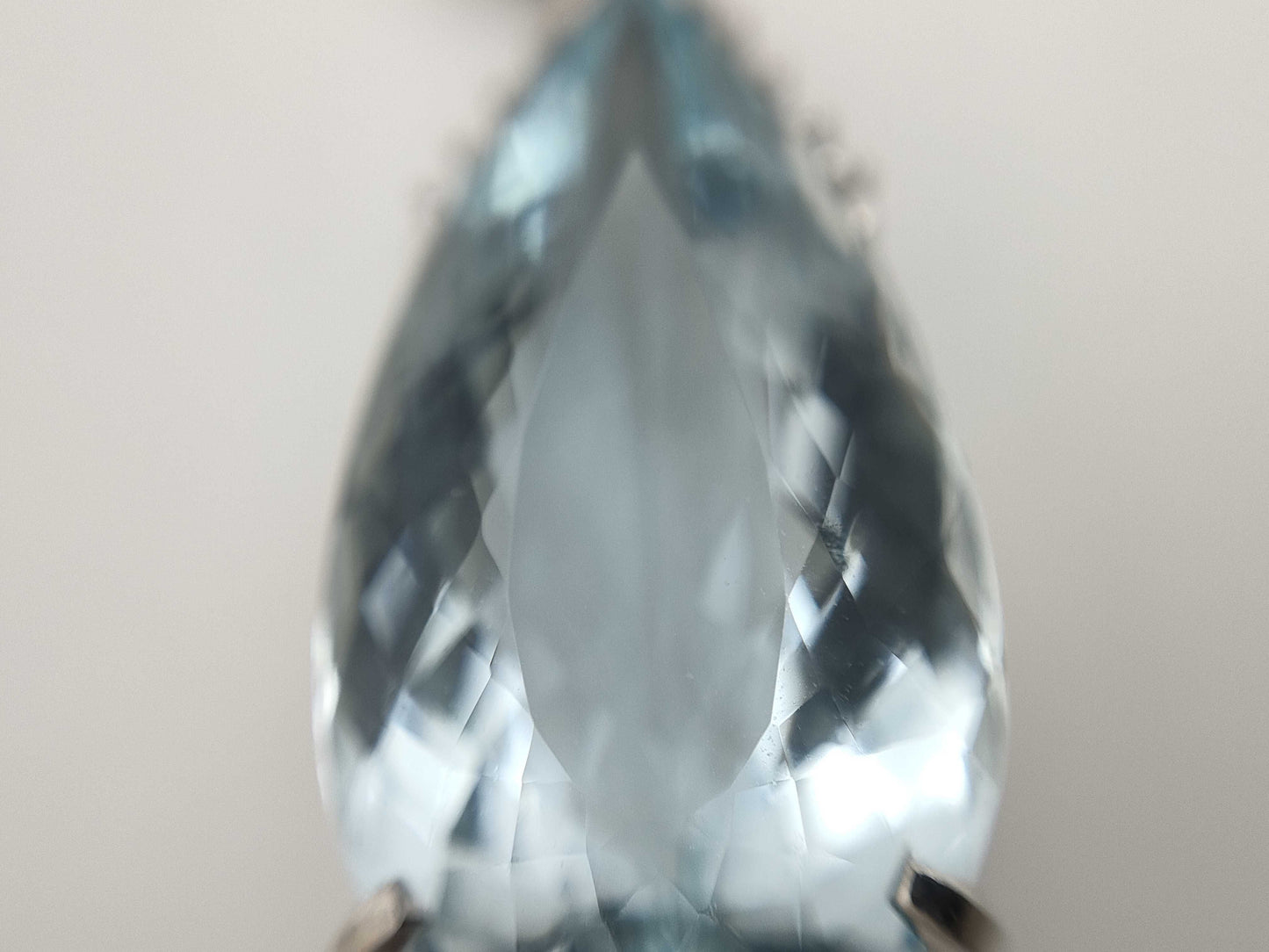 AQ 11.42ct D 0.14ct PM900 6.4g Pendant Top