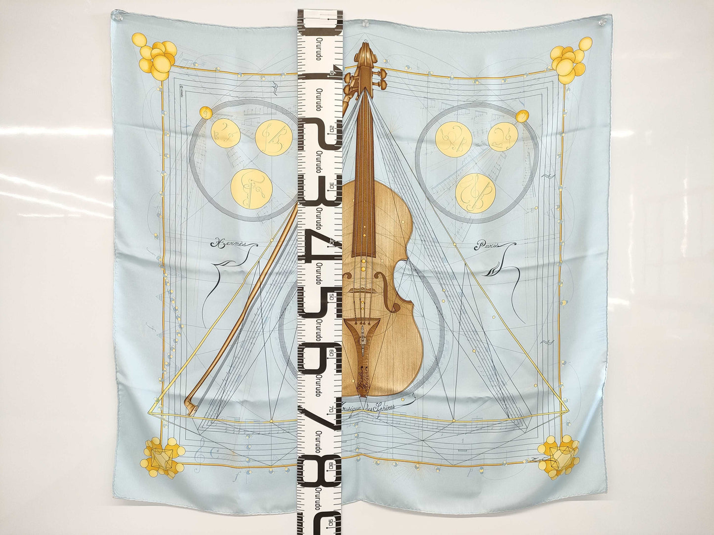 HERMES Carré 90 with tag, Violin, La Musique des spheres, Music of the Spheres, Scarf