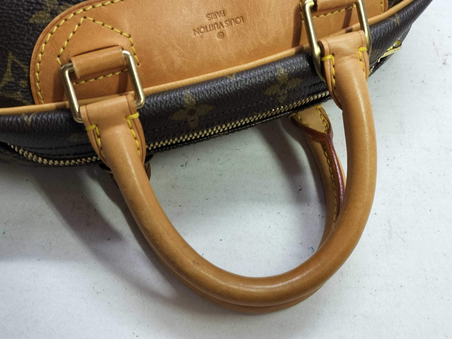 LOUIS VUITTON Monogram Louis Vuitton Bag Handbag