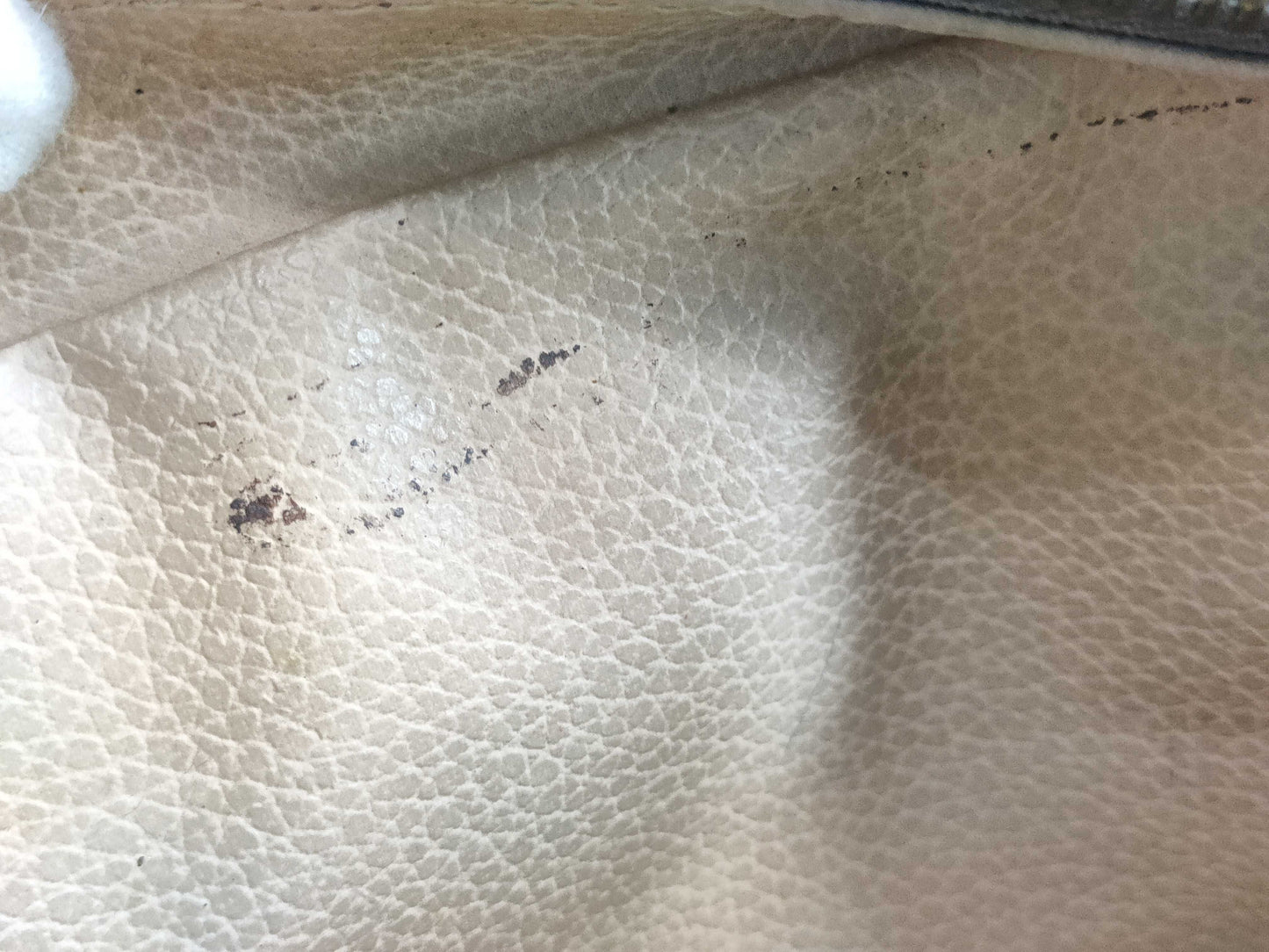 LOUIS VUITTON M47522 Monogram True Towel 28 M47522 Pouch