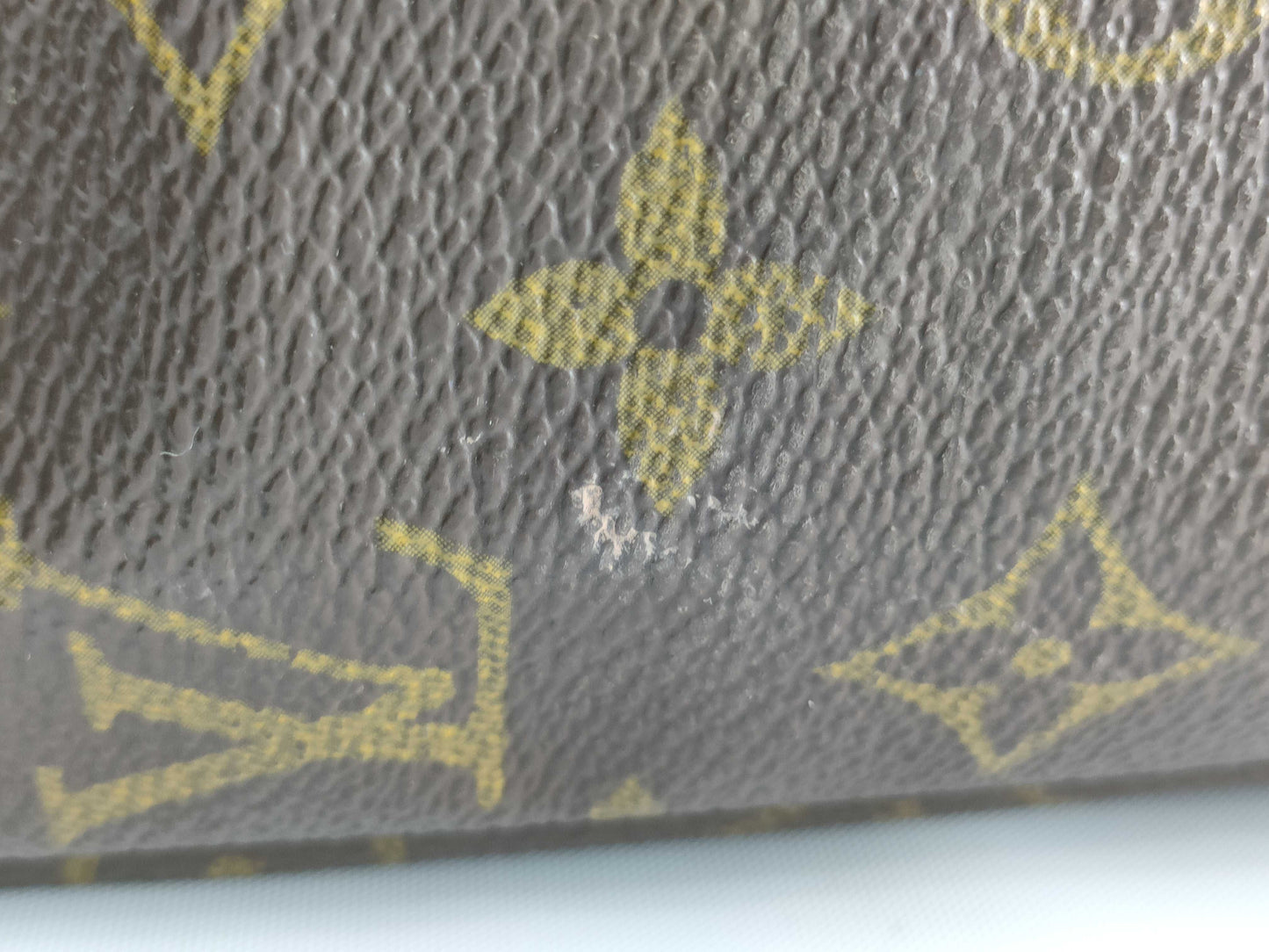 LOUIS VUITTON M47522 Monogram True Towel 28 M47522 Pouch