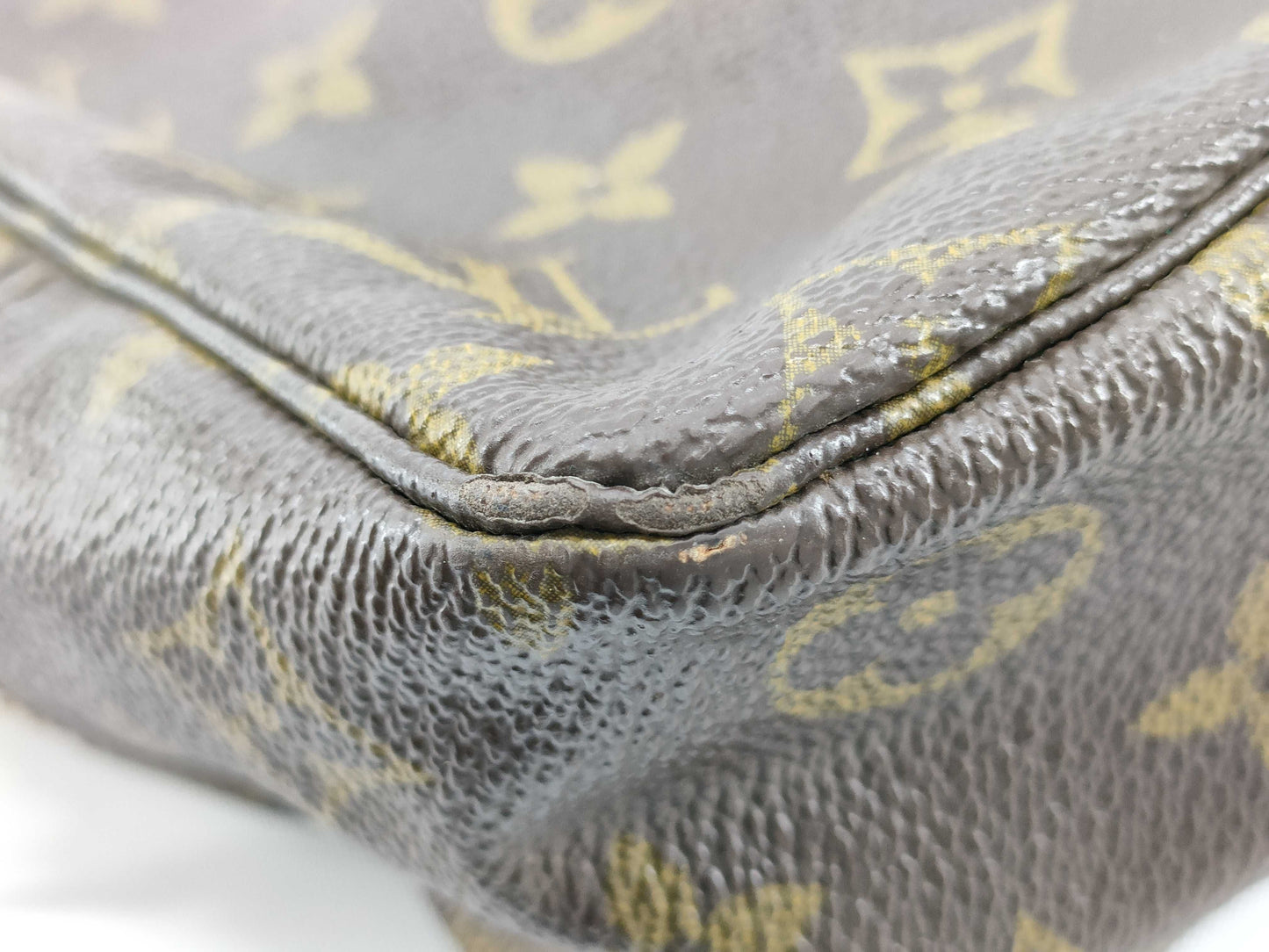 LOUIS VUITTON M47522 Monogram True Towel 28 M47522 Pouch