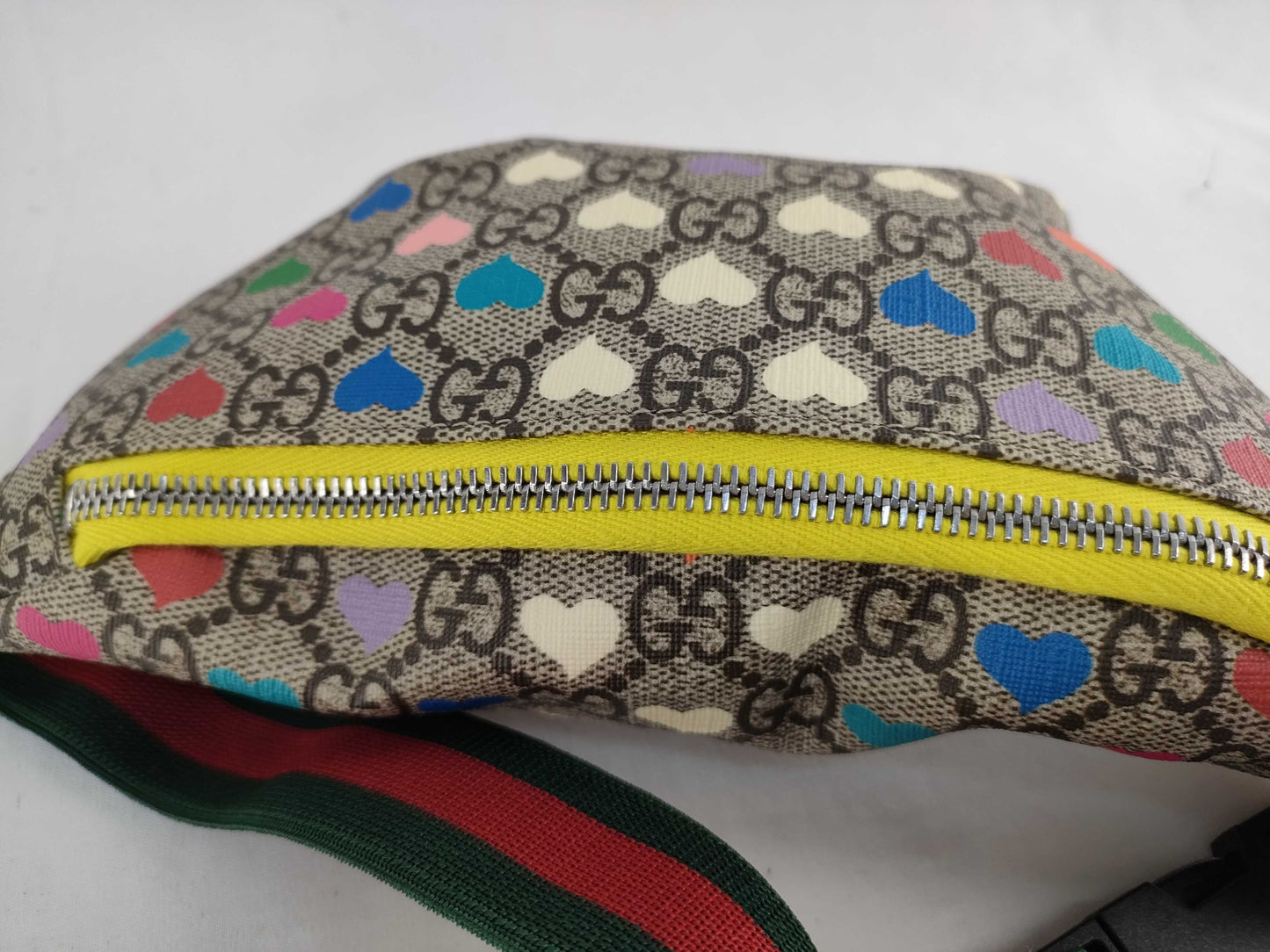 GUCCI QT - Gucci GG Supreme Monogram Hearts Belt Bag Beige Ebony Multicolor Freesia Waist Bag