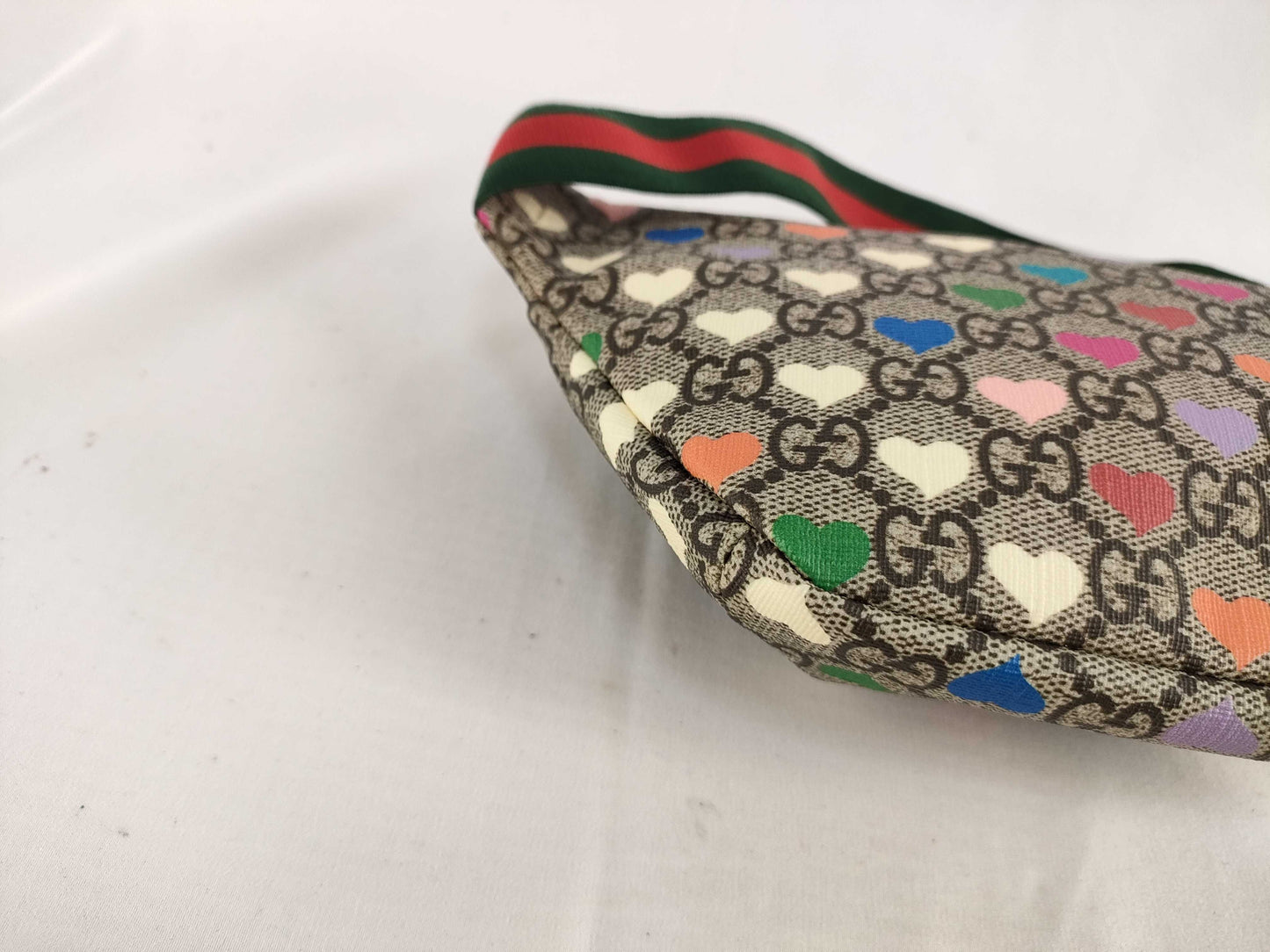GUCCI QT - Gucci GG Supreme Monogram Hearts Belt Bag Beige Ebony Multicolor Freesia Waist Bag