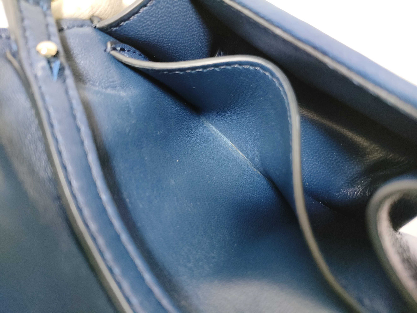 VALENTINO VALENTINO GARAVANI Loco Micro Chain Bag Pouch