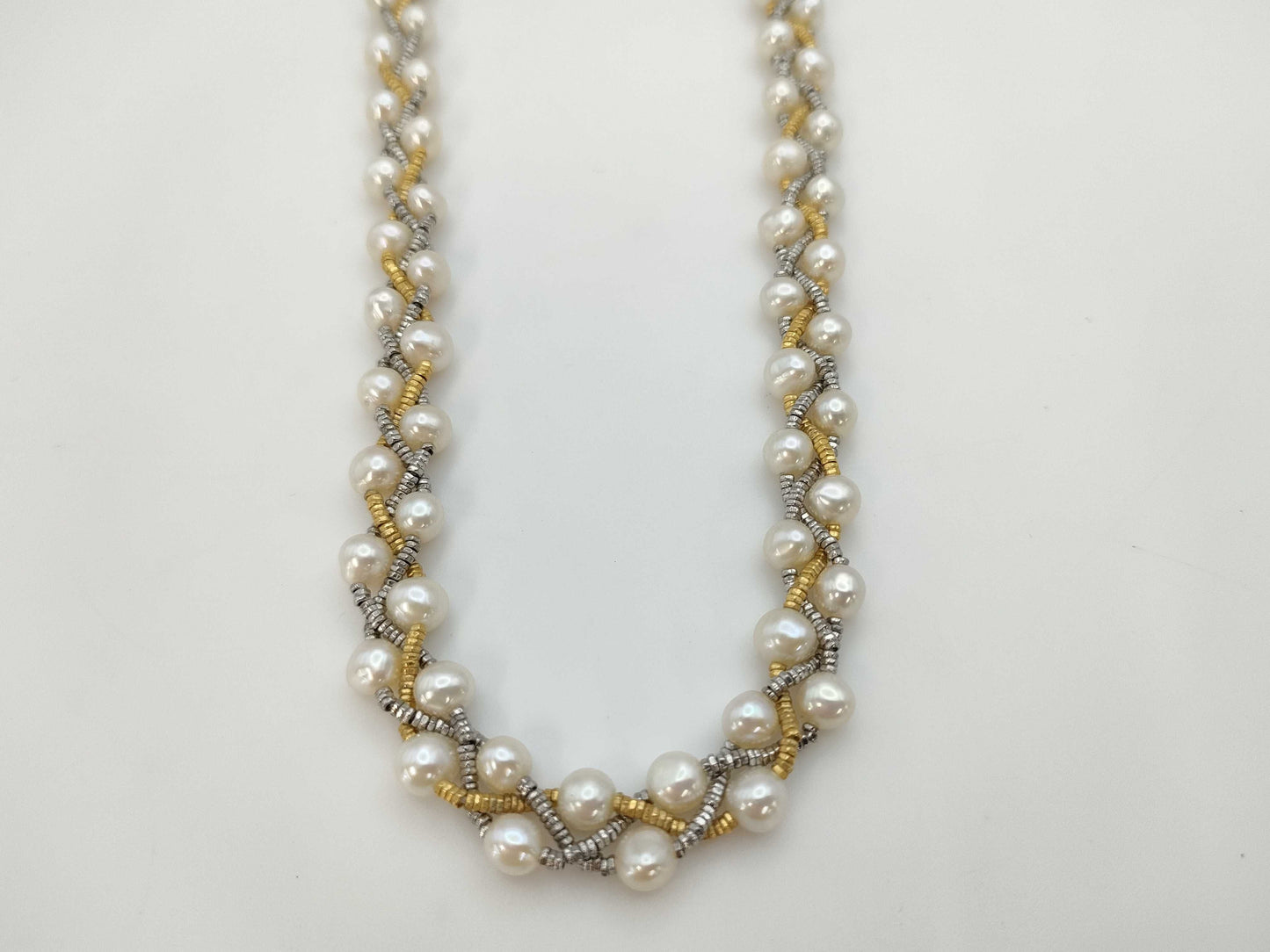 Semi-round pearl, diameter approximately 5.0-5.7mm, sterling silver/metal, 26.2g necklace