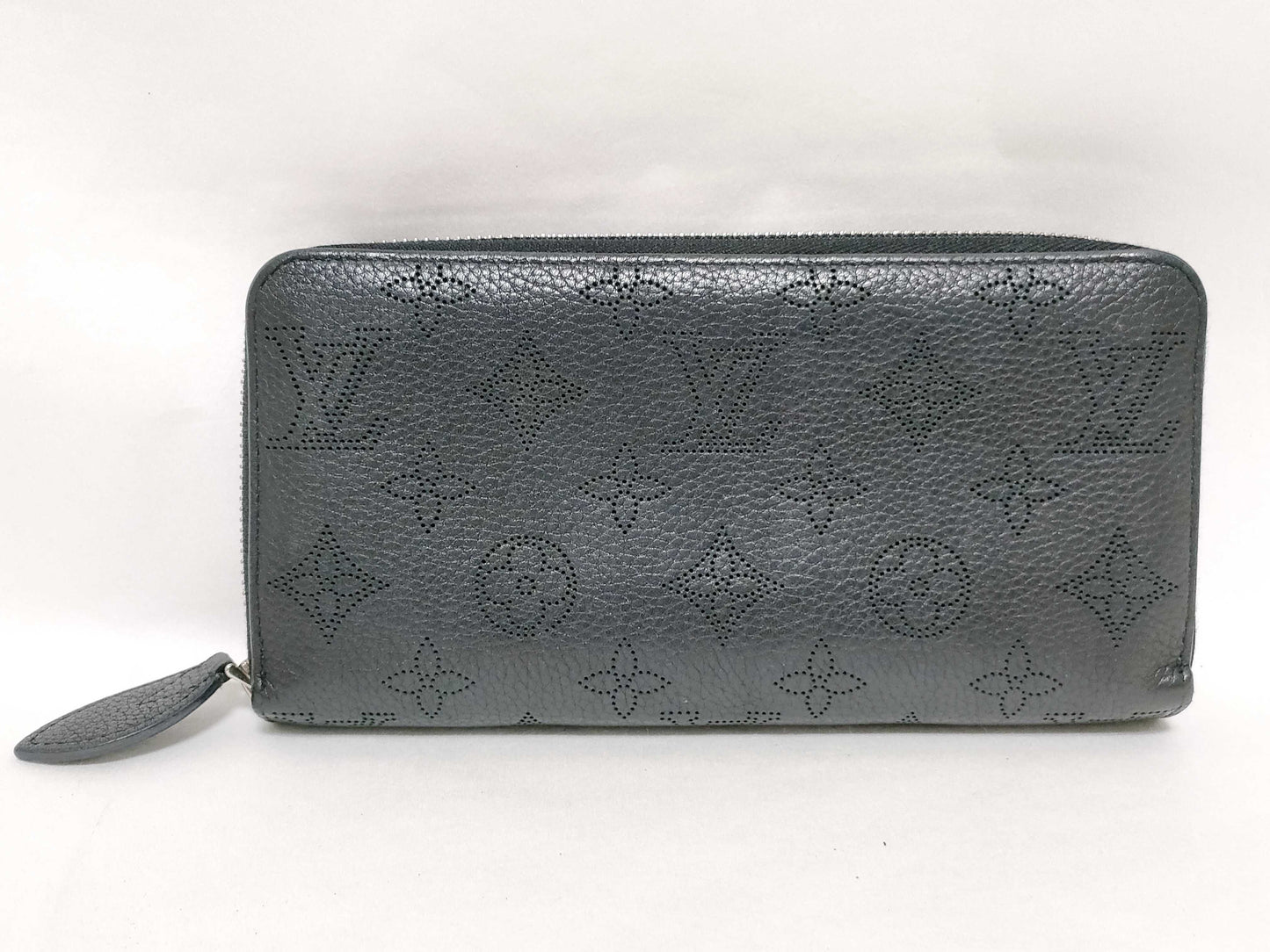 LOUIS VUITTON M61867 Mahina LOUIS VUITTON Zippy Wallet Round Mahina Wallet
