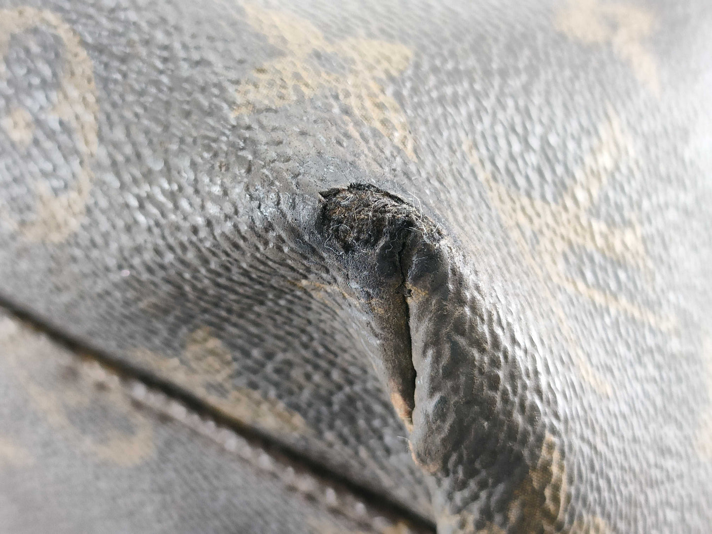 LOUIS VUITTON Monogram Weekender MM Boston Bag